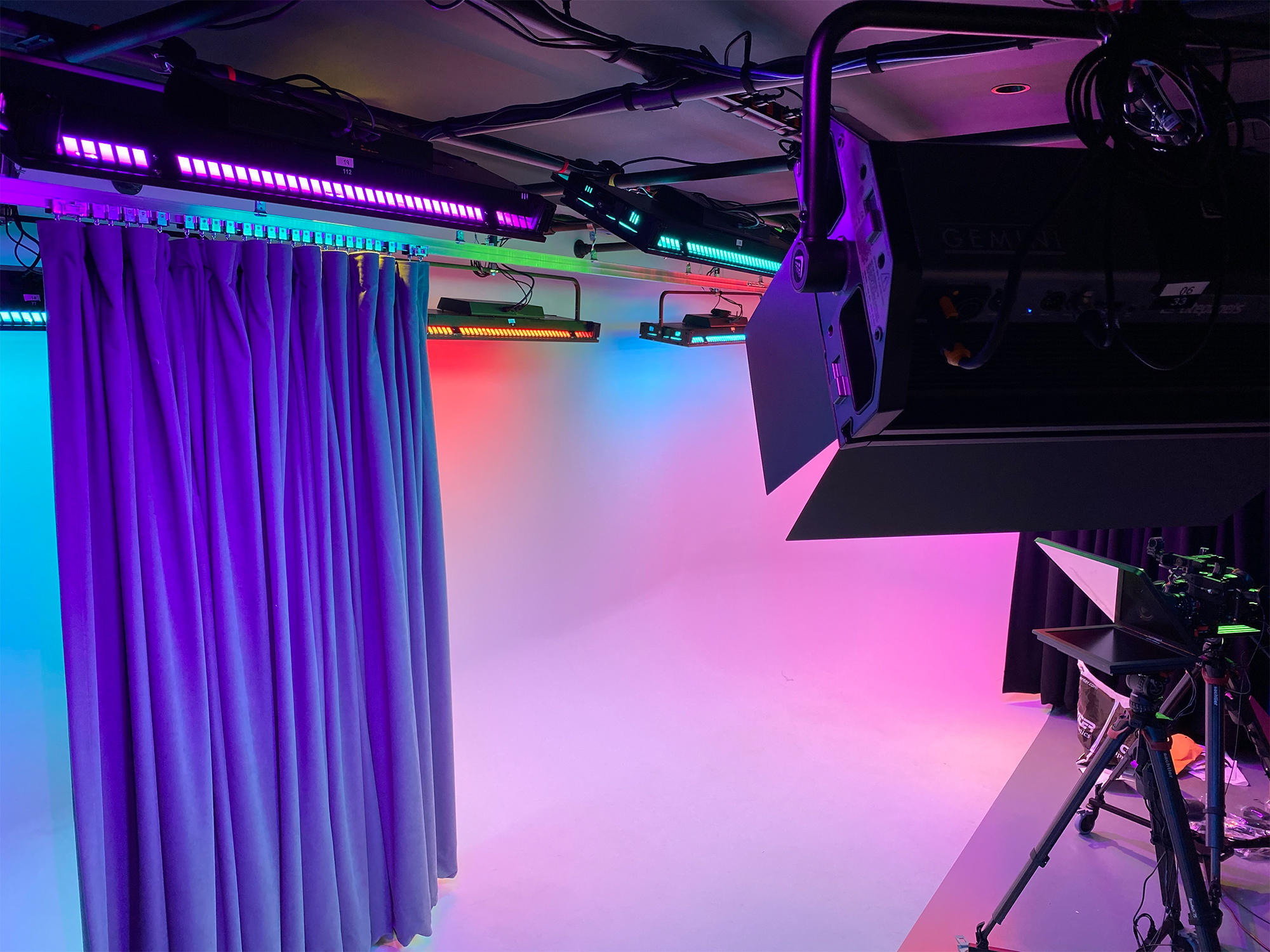 The studio space consisted of a lighting grid with full RGB lights 